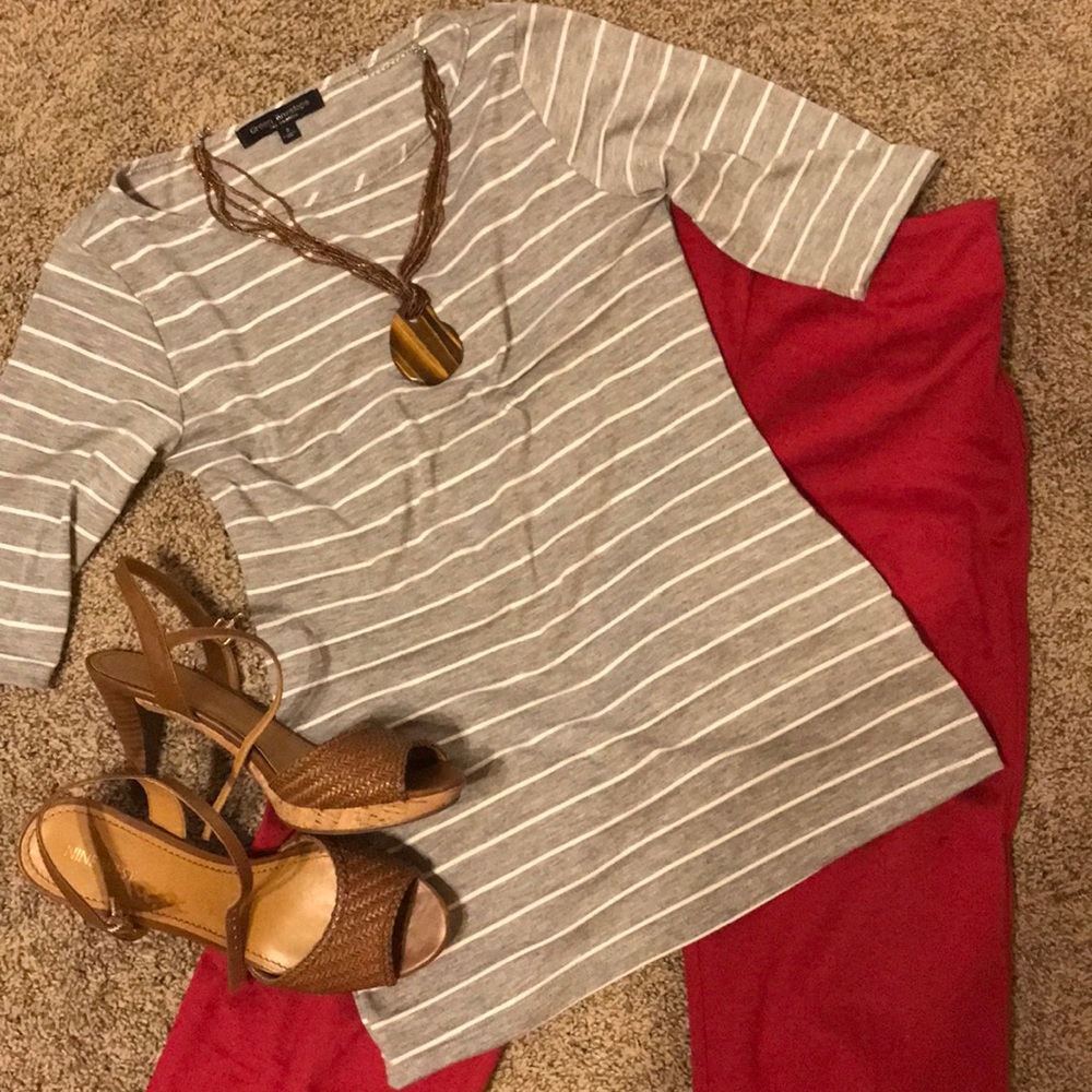 3/$15 ๐ Half Sleeve Gray w/White Stripe T-Shirt -S - Picture 2 of 5